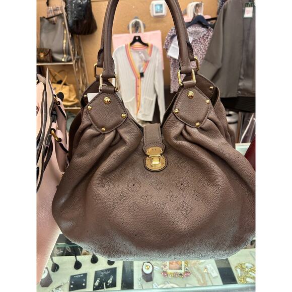 Louis Vuitton Authentic Brown Hobo Mahina Leather Handbag - Picture 6 of 16